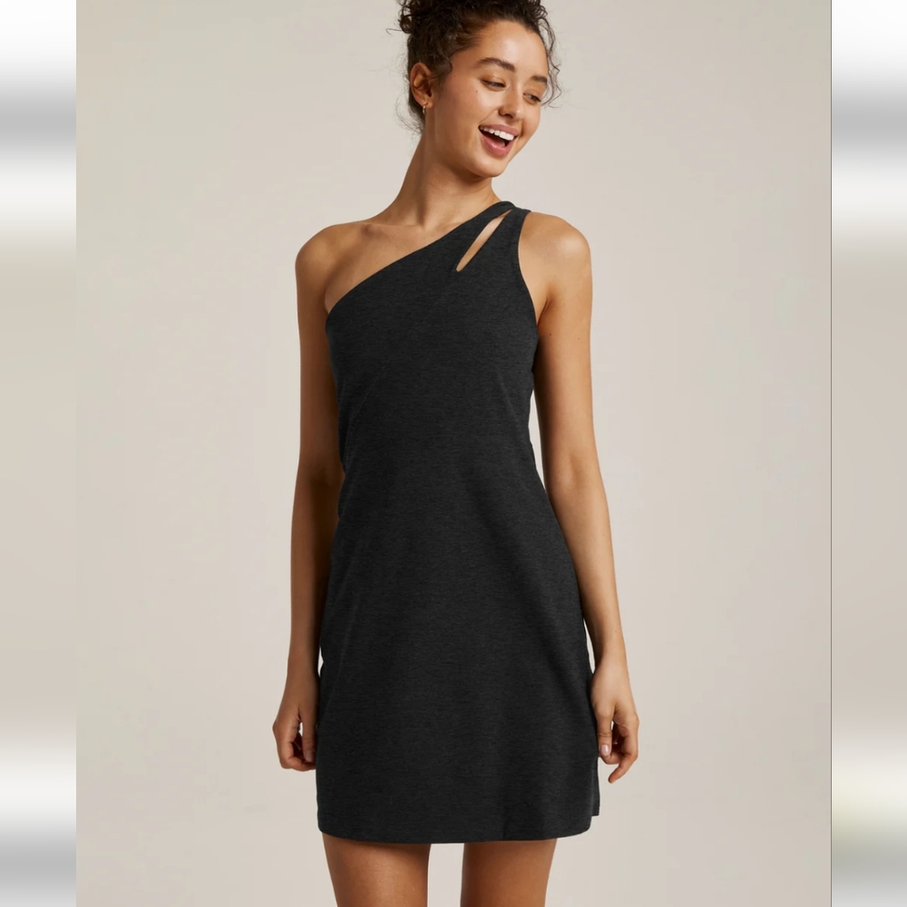 Elegant Black One-Shoulder Dress